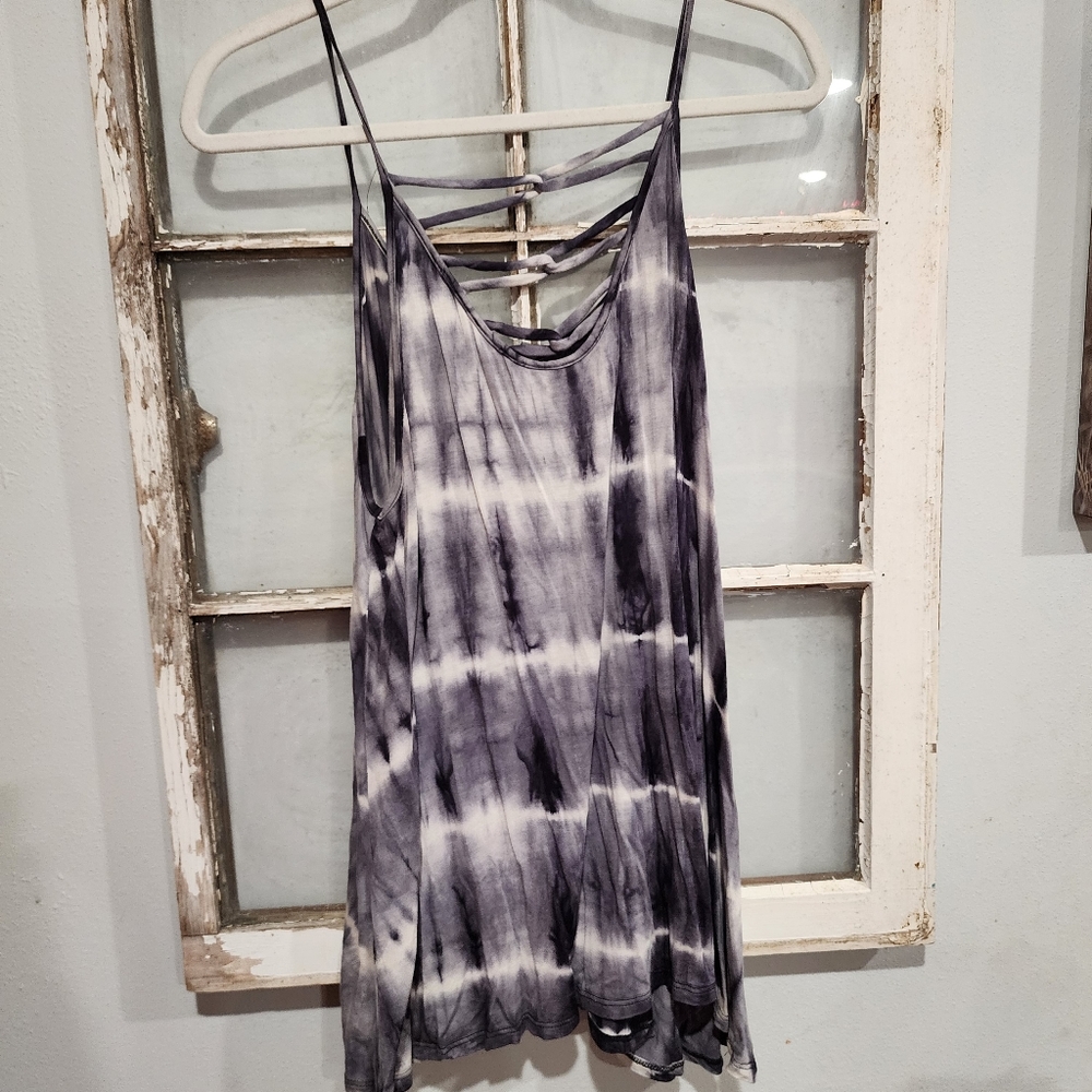 Flowy tank